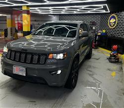 جیپ گراند شیرۆکی